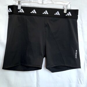 adidas Techfit Period Proof 3" Shorts NWT